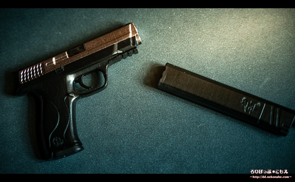 レジン製ドール用1/3 M&P 9 モデル (サイレンサー付属)