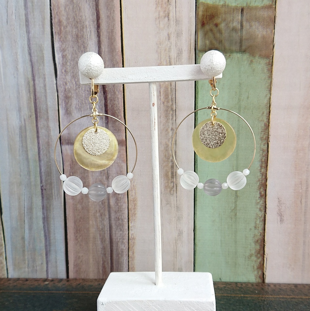 源氏兄弟のシェルイヤリング