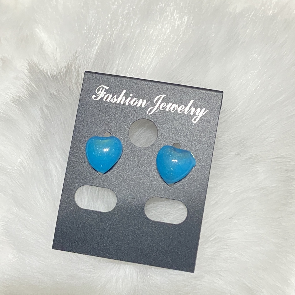 光るソウルピアス