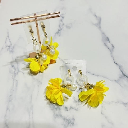 フラウィイメージイヤリング、ピアス