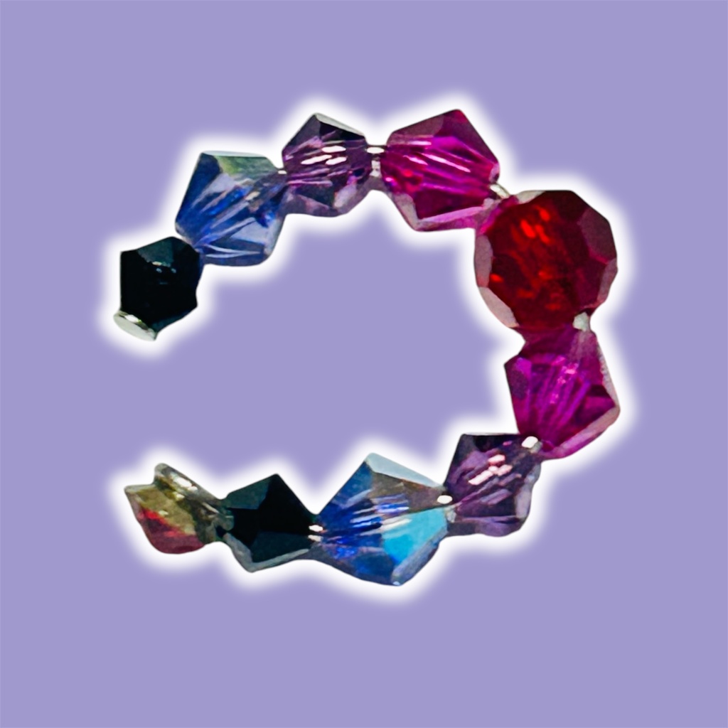 AU.UTイメージイヤーカフ