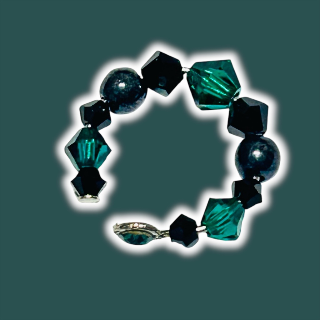 AU.UTイメージイヤーカフ