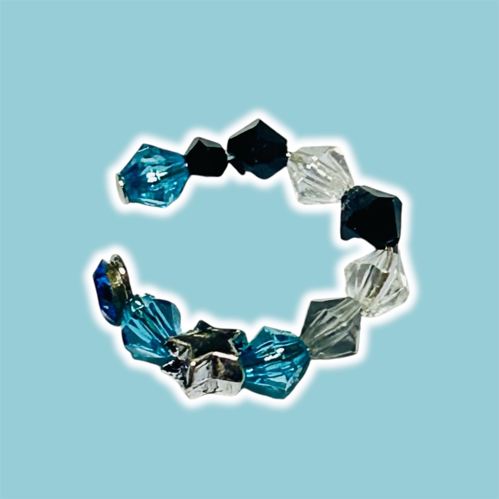 AU.UTイメージイヤーカフ