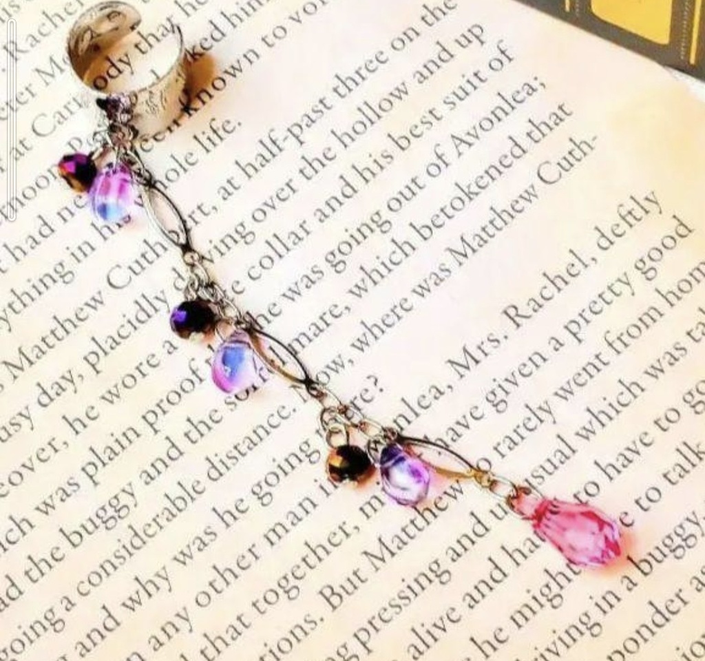 91ワンランク上のオシャレ♥スワロフスキー☆ベリー色のイヤーカフ