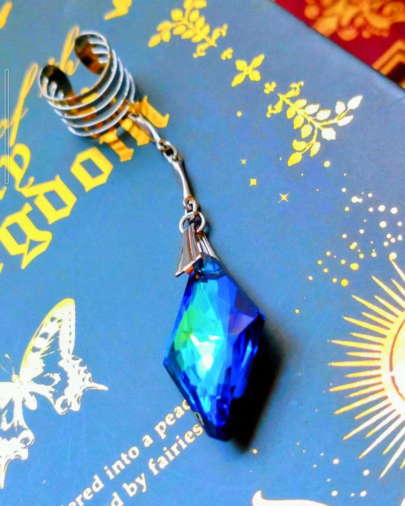 189ブルー好きさんの為のハンドメイドイヤーカフ☆