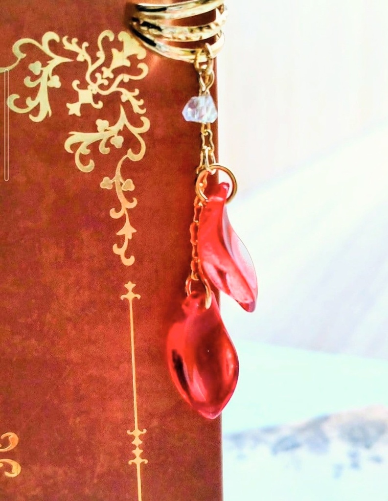 316鮮やかな赤が美しいガラスのイヤーカフ☆ハンドメイド