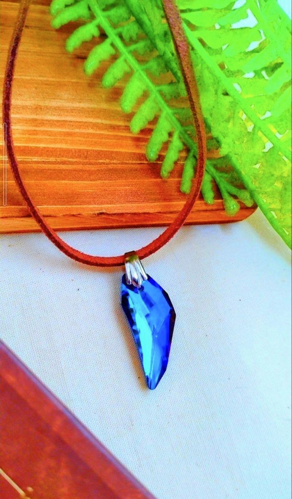 723ブルーガラスのスエードペンダント☆ハンドメイドアクセサリー