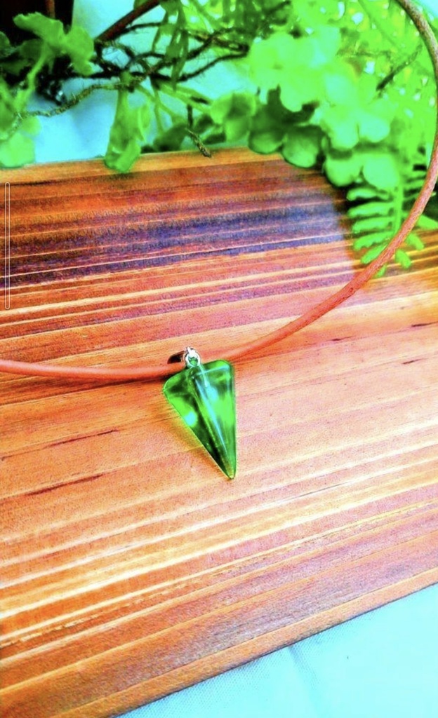 728ガラスのネックレスチョーカー☆ハンドメイドアクセサリー