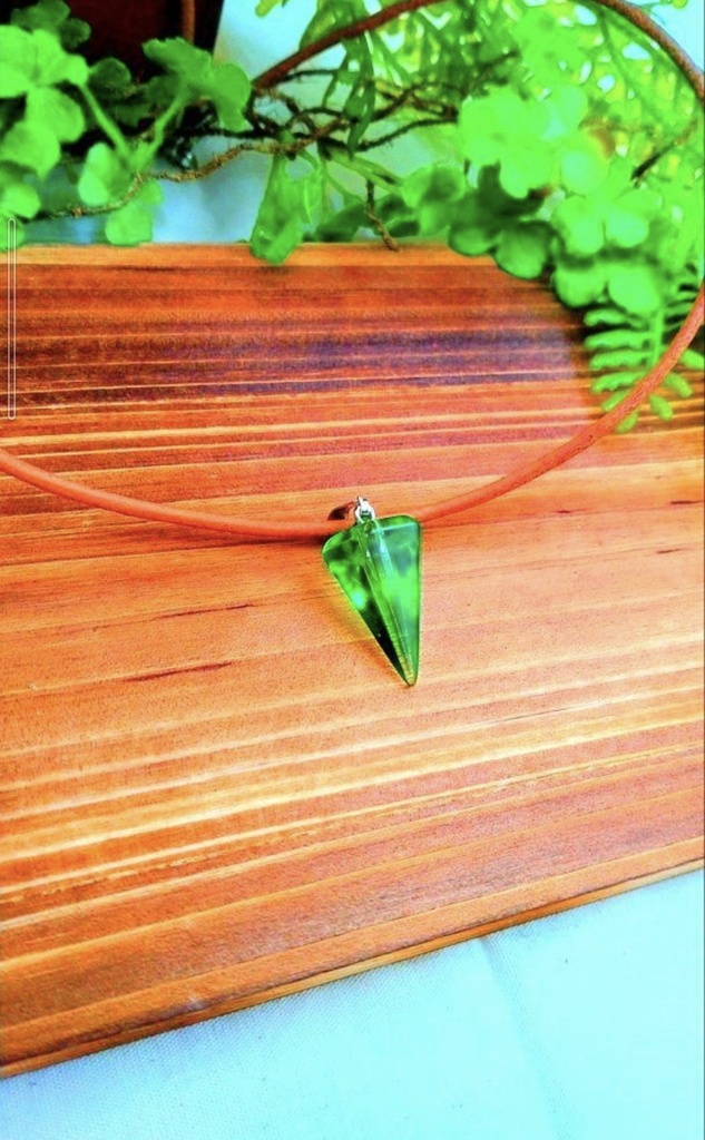 728ガラスのネックレスチョーカー☆ハンドメイドアクセサリー