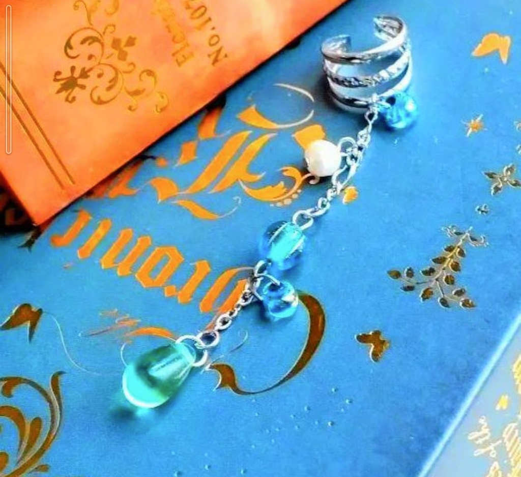 250淡水パールとエメラルドグリーンのチェコガラスの雫イヤーカフ☆