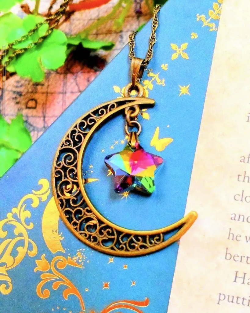611☆虹色星ガラスのムーンペンダント☆月☆スター☆レインボー