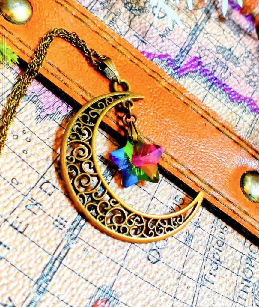 611☆虹色星ガラスのムーンペンダント☆月☆スター☆レインボー