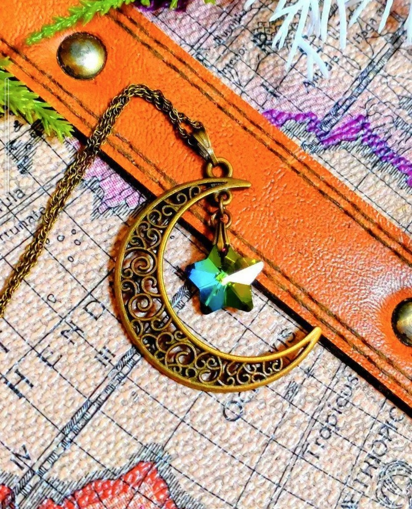 611☆虹色星ガラスのムーンペンダント☆月☆スター☆レインボー