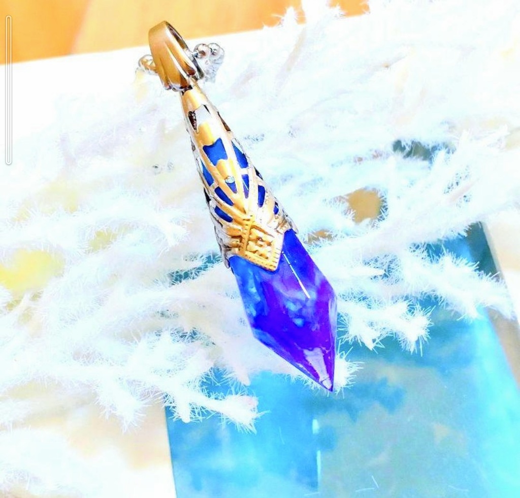 463宝石魔法のペンデュラム☆パープル♡鉱石レジン☆ハンドメイドペンダント
