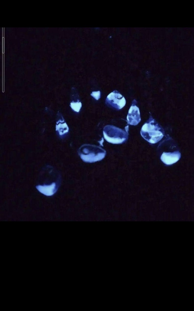 418蓄光☆夜空の煌めくハンドメイド☆イヤーカフ レジンアート