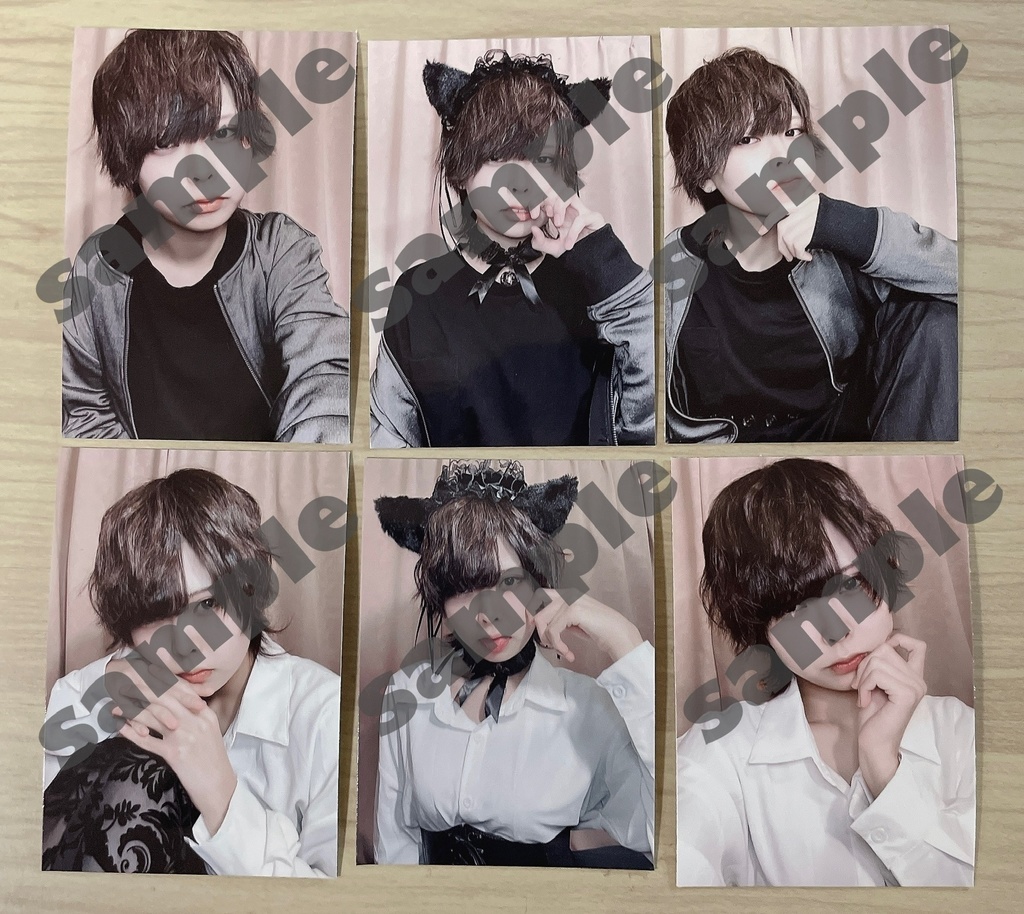 ランダム自撮りトレカ