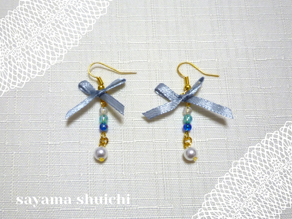 水色リボンとしずくのピアス・イヤリング