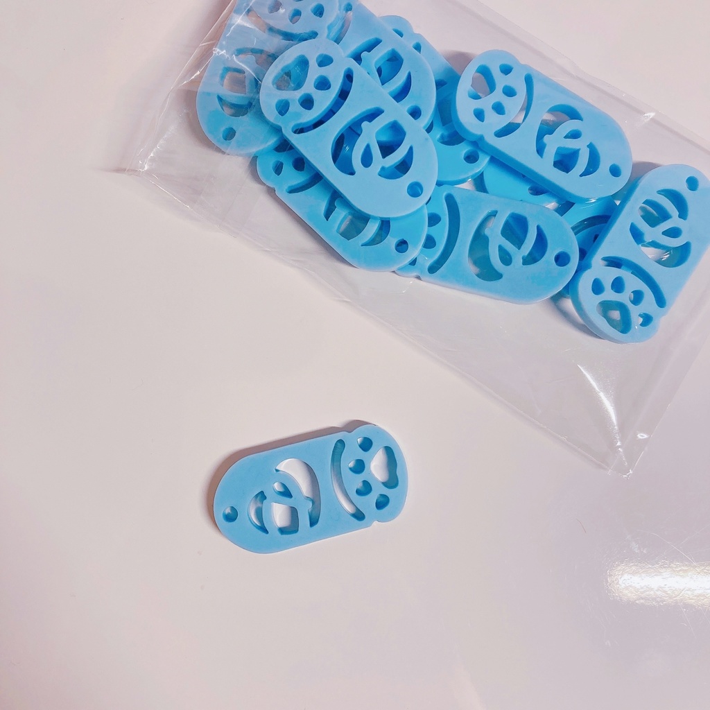 つるみと愛4のキラキラ銃弾アクキー