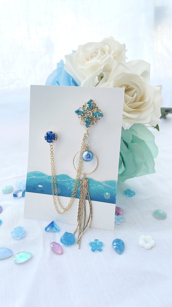 甲斐田晴　家紋イメージブローチ