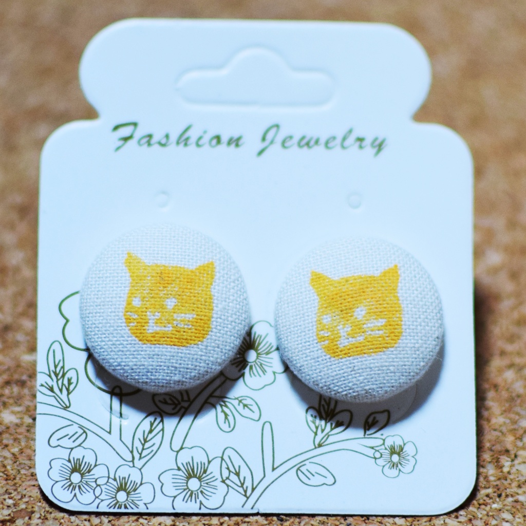 猫顔ピアス・イヤリング