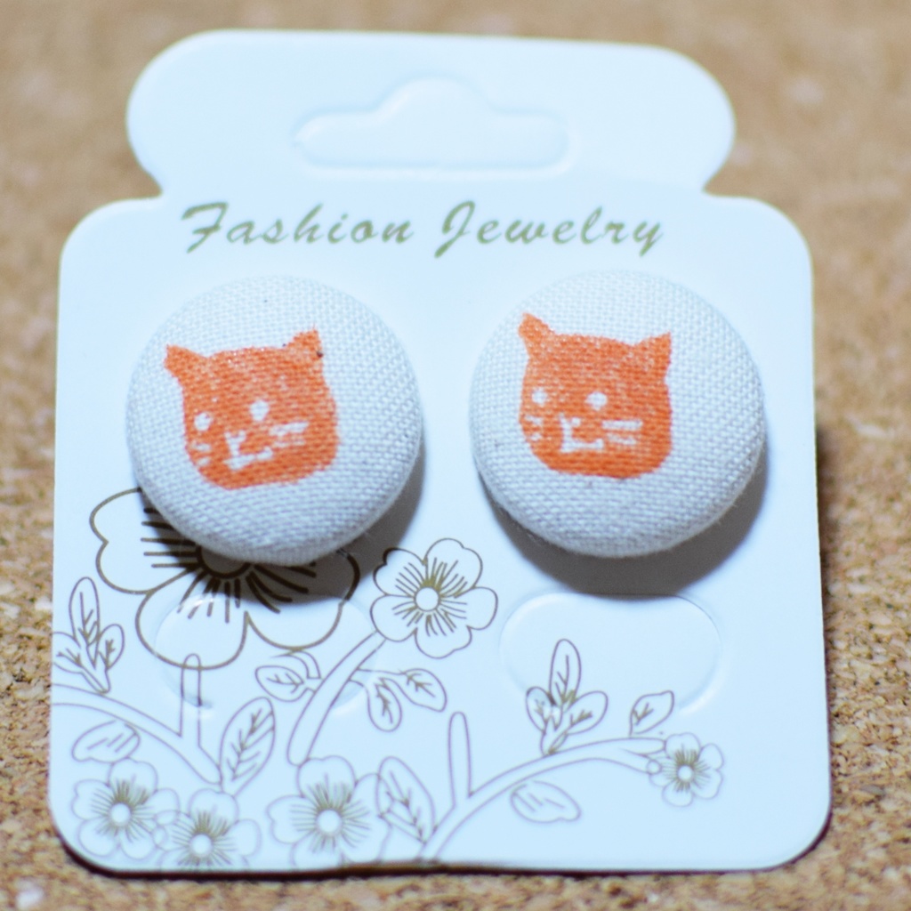 猫顔ピアス・イヤリング