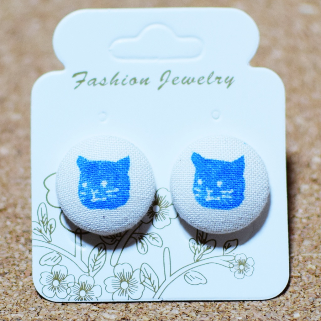 猫顔ピアス・イヤリング