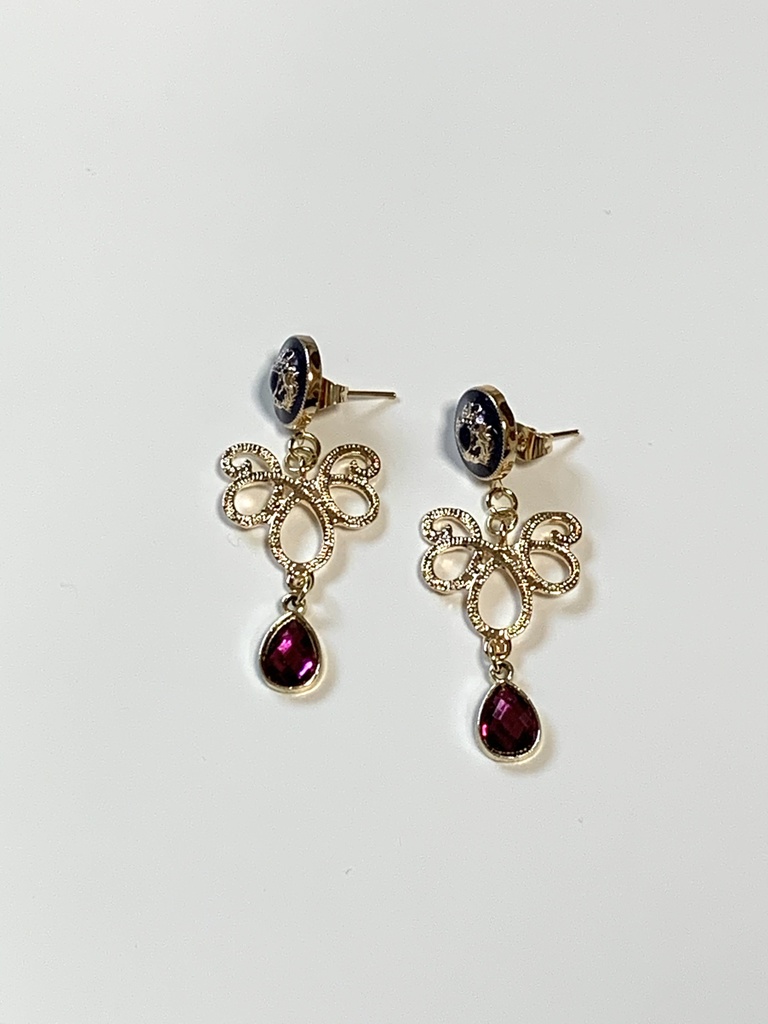 No.003 シャンデリアモチーフのピアス 濃紺×ルビー色