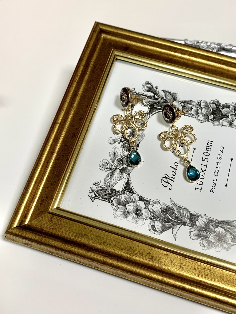 No.004 シャンデリアモチーフのピアス　濃紺×ブルージルコン色