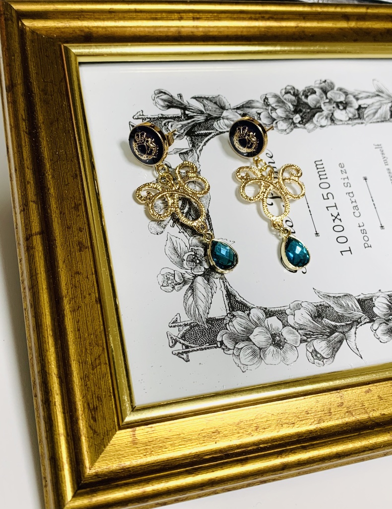 No.004 シャンデリアモチーフのピアス 濃紺×ブルージルコン色