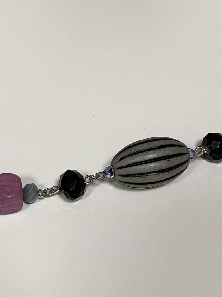 No.011 ロングネックレス グレイ×紫系