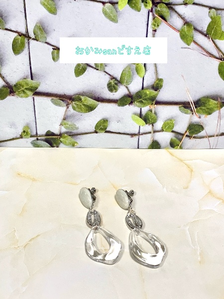 No.013 貝のイヤリング・オフホワイト色