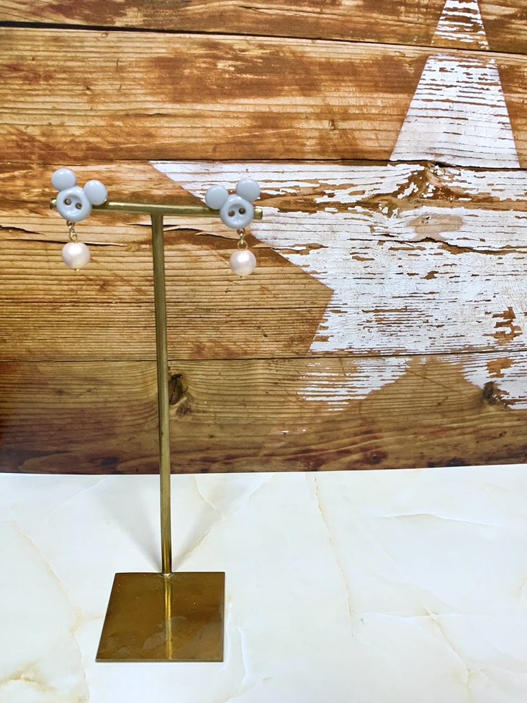 No.047 ネズミの国のピアス⑤ライトグレイ色