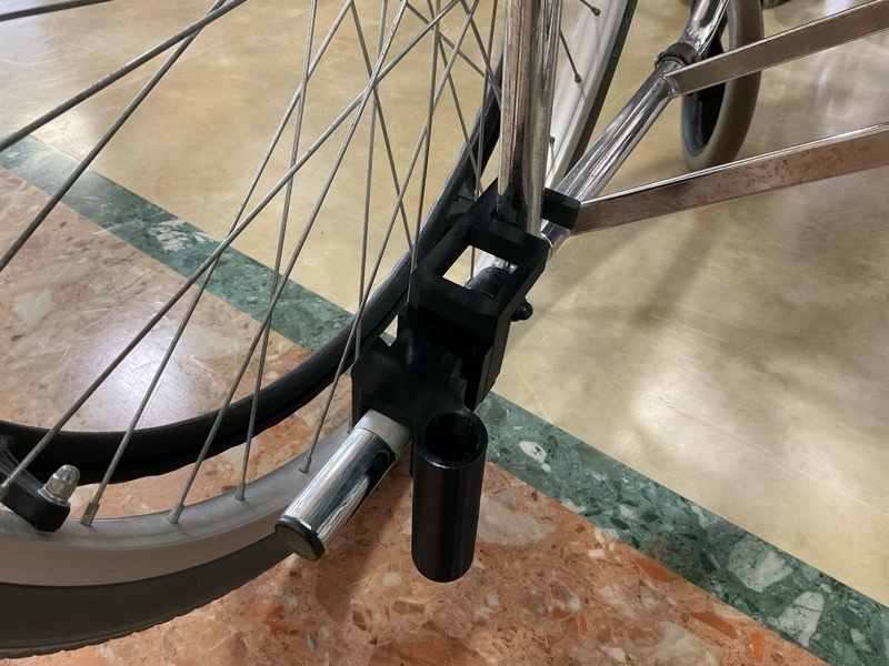 車椅子用点滴棒アタッチメント