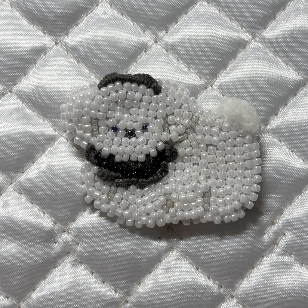 Dress up dog &ribbon ghost brooch（オーダー品）