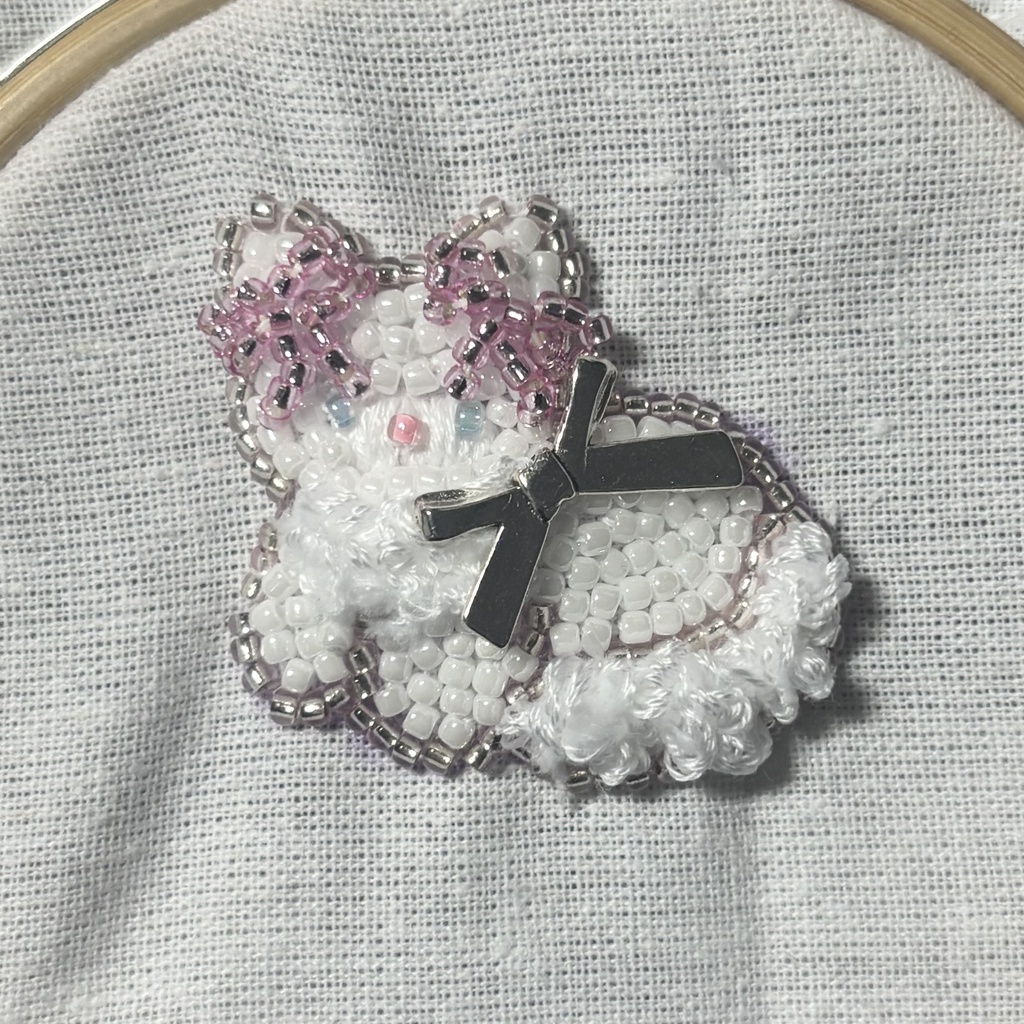 ribon White Cat Brooch（オーダー品）