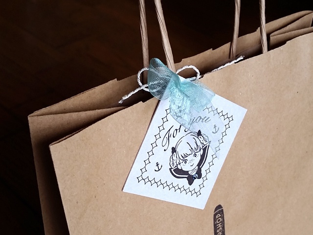 Crescent学園 黒の箔押しペーパーチャームセット