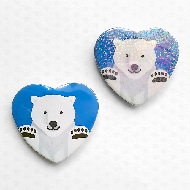 シロクマのキラキラハート缶バッチ