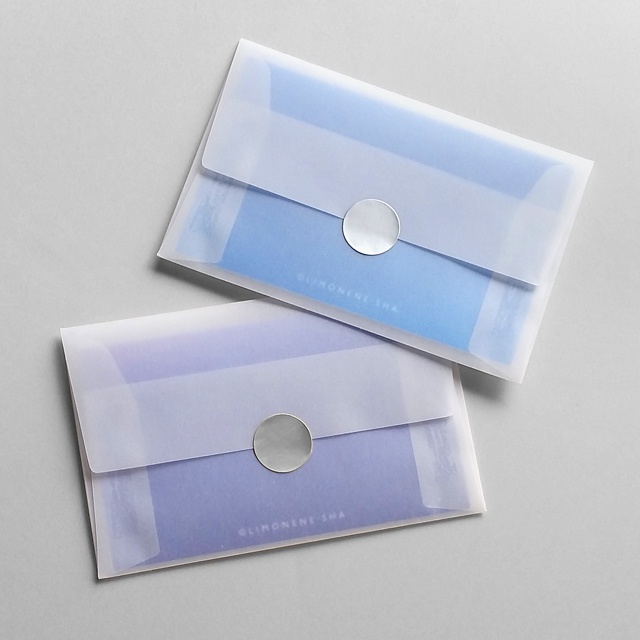 煌めく青のグラデーションカード