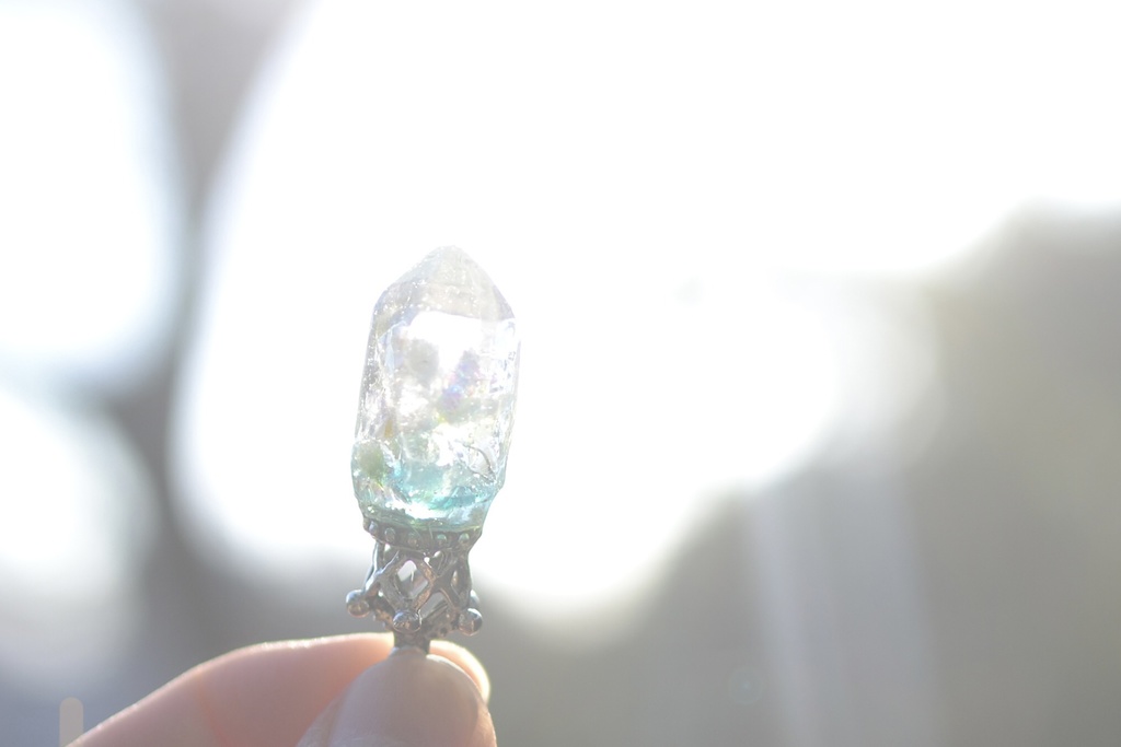 シリウスのカケラペンダント ハンドメイド 宇宙