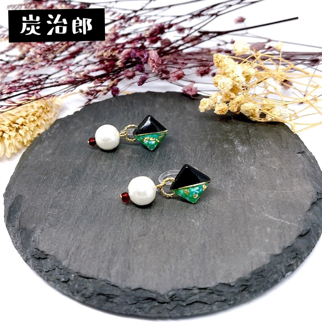 鬼滅の刃 小ぶりツートーンピアス/イヤリング