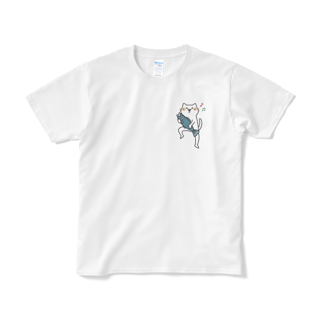魚をゲットして嬉しい猫（小プリント／カラー）Tシャツ
