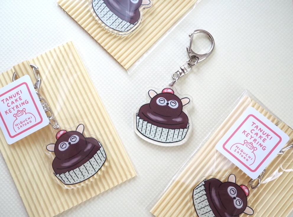 たぬきケーキのアクキー