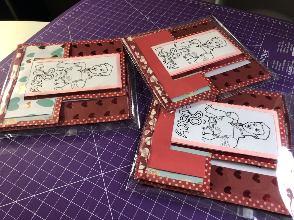 PSSのリリース版 'Inked & Illustrated' 挨拶状 ラブチャームカード #2: ルビ (ENG)