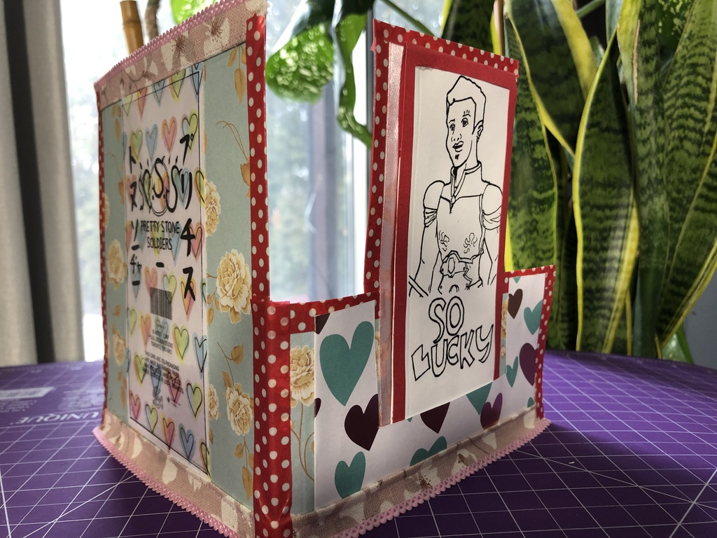 PSS の 初版 'Inked & Illustrated' 挨拶状 ラブチャームカード #2 : ルビ (ENG)