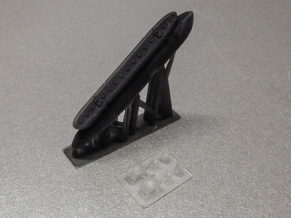 1/144 F-14 トムキャット用 TARPS偵察ポッド