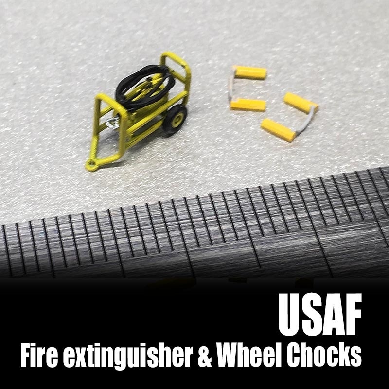 1/144 USAF 車輪止めチョーク&消火器セット