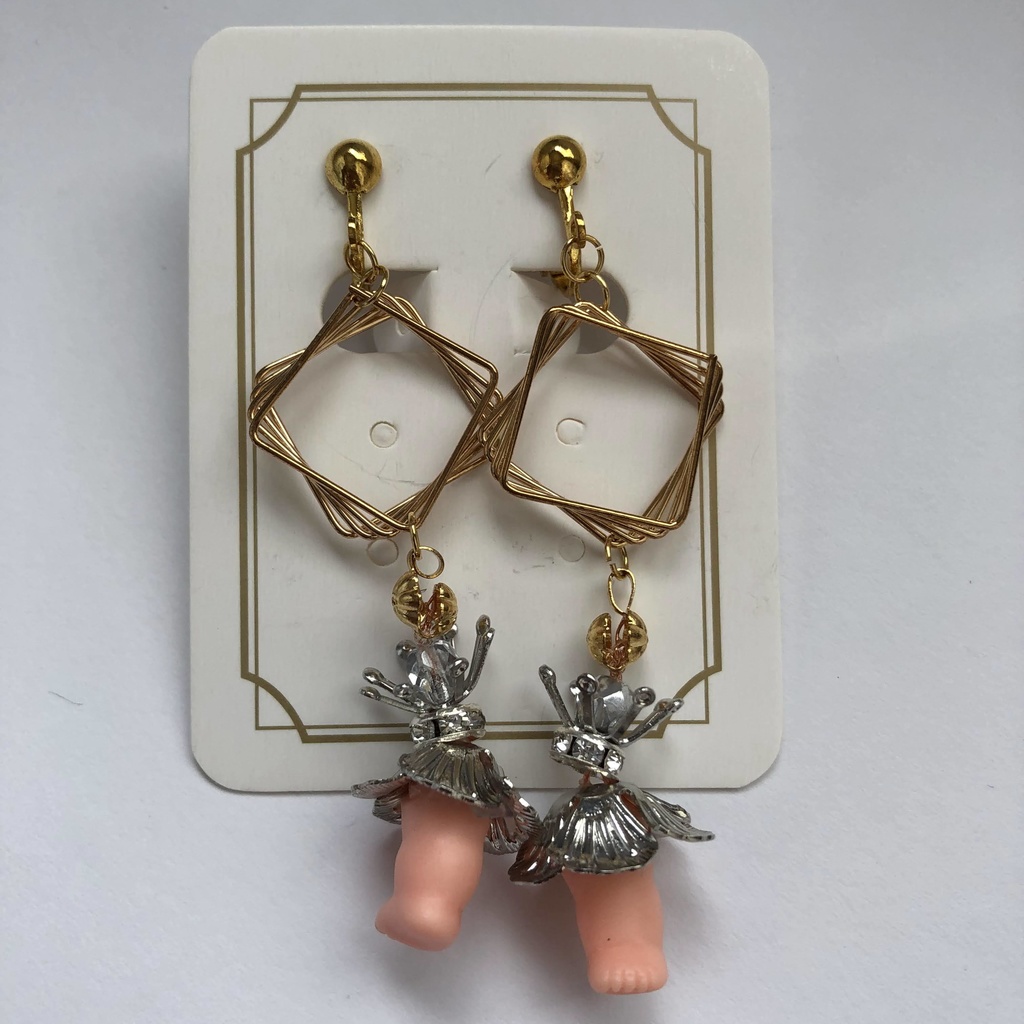 (イヤリング)三角の王さま