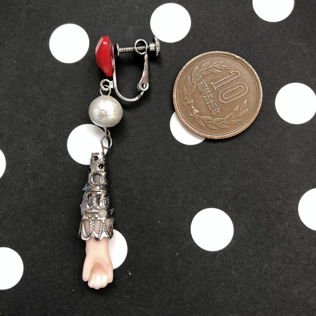 (イヤリング)とんがり女王様