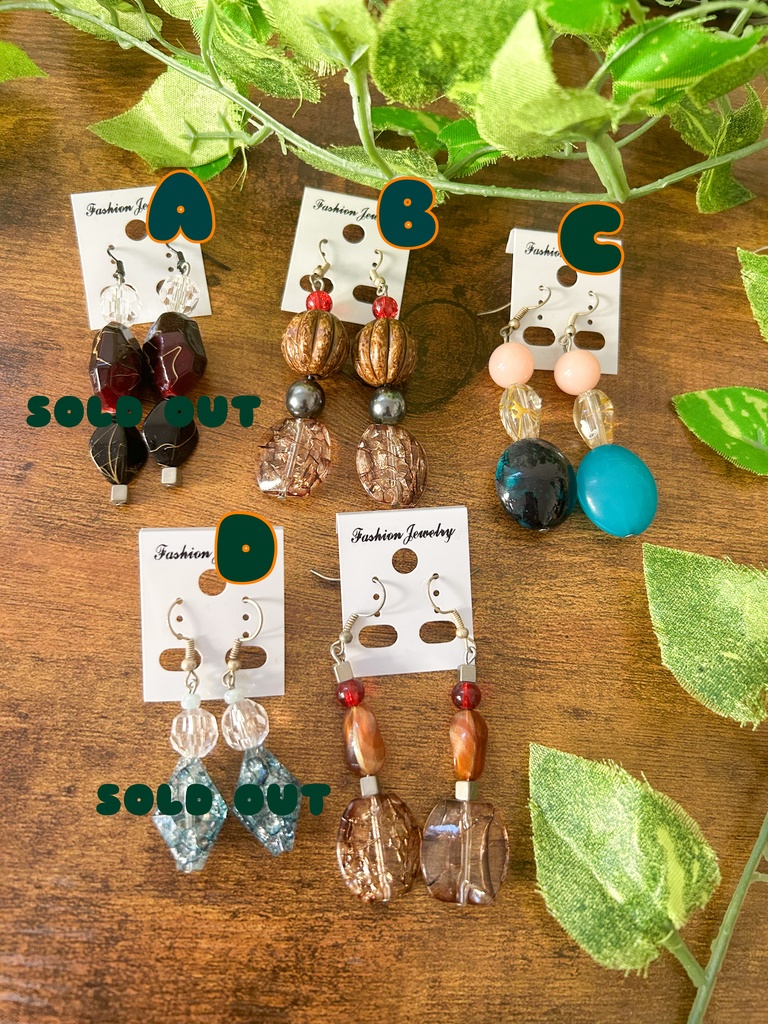 コロッとビーズのピアス