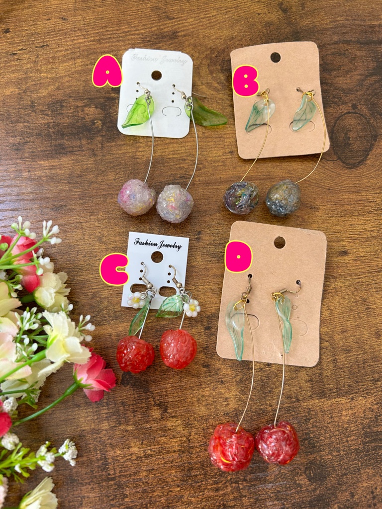 さくらんぼピアス